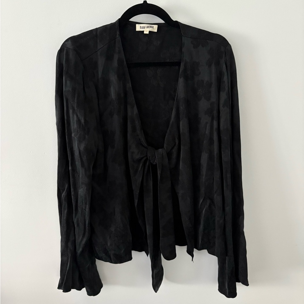 Djerf Avenue Black Tie-Front Blouse